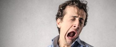 What makes yawning contagious>